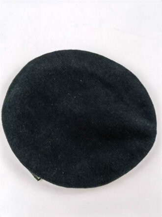 U.S. 1971 dated beret with Special Forces insignia. very...