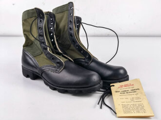 U.S. 1968 dated pair of tropical Combat boots 3rd pattern, size 9N, unissued