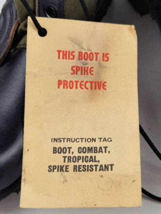 U.S. Vietnam war,  pair of tropical Combat boots 3rd pattern, size 9N, unissued