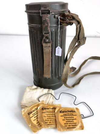Gasmaskendose Wehrmacht datiert 1940. getragen, guter Zustand