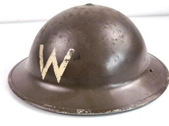 Großbritannien Stahlhelm 2.Weltkrieg. Die Glocke datiert 1939, Innenfutter ebenfalls 1939 datiert. Originallack