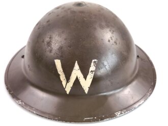 Großbritannien Stahlhelm 2.Weltkrieg. Die Glocke datiert 1939, Innenfutter ebenfalls 1939 datiert. Originallack