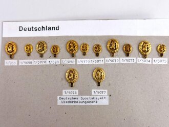 Deutschland nach 1945, Sammlung von 13 Stück diverse Abzeichen zum Thema " Miniaturen Deutsches Sportabzeichen "