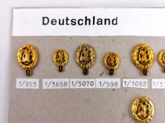 Deutschland nach 1945, Sammlung von 13 Stück diverse Abzeichen zum Thema " Miniaturen Deutsches Sportabzeichen "