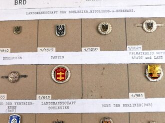 Deutschland nach 1945, Sammlung von 17 Stück diverse Abzeichen zum Thema " Vertriebenenverbände und Heimatvereine"