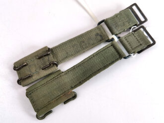 British Pattern 1944 Officers brace attachments, pair, one being dated 1955