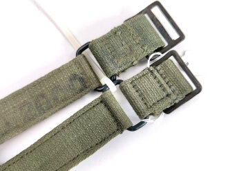 British Pattern 1944 Officers brace attachments, pair, one being dated 1955