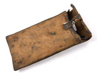 1.Weltkrieg, Kurze Drahtschere , feldgrau lackiert " DRGM" markiert. In Tasche aus Ersatzmaterial, diese leicht geschrumpft, schliesst daher nicht mehr