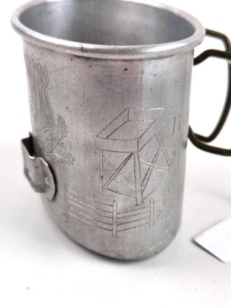 Kriegsgefangenschaft. Becher für eine Feldflasche. Sauber eingraviert "Hechtsheim,  Camp1, Sektion 3, Kompanie 15, Gruppe 9, Zelt 4"