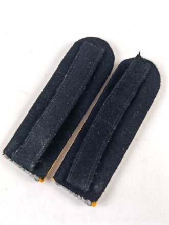 Waffen SS, Paar Schulterstücke für einen Offizier der Nachrichtentruppe, ungetragene Stücke