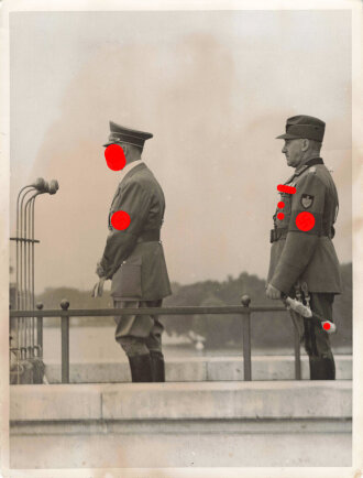 Foto Adolf Hitler am Rednerpult,  Reichsparteitag Nürnberg. Maße 18 x 24,5cm. " Bilderdienst Bittner Berlin"