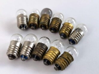 Konvolut 11 Glühbirnen für Taschenlampe aus der Zeit des 2.Weltkrieg, Funktion nicht geprüft
