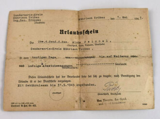 Arbeitsbuch und Urlaubschein eines Obw. d. Gend.d.Res. Gendarmerie-Kreis Mährisch Trübau der  am 7.Mai 1945 wegen Absetzbewegungen beurlaubt wurde