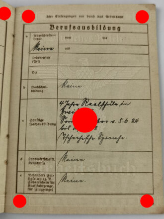 Arbeitsbuch und Urlaubschein eines Obw. d. Gend.d.Res. Gendarmerie-Kreis Mährisch Trübau der  am 7.Mai 1945 wegen Absetzbewegungen beurlaubt wurde