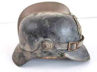 Feuerwehr Lederhelm für Mannschaften. Ungereinigter Fundzustand