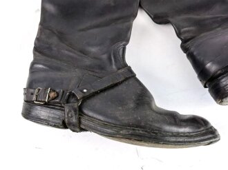 Paar Stiefel für Offiziere aus der Zeit des 2.Weltkrieg. Ungereinigtes Paar, Sohlenlänge 30,5cm