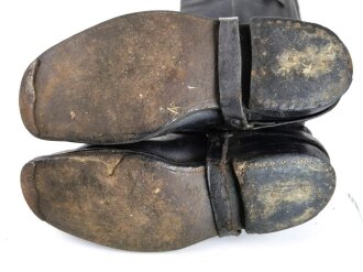 Paar Stiefel für Offiziere aus der Zeit des 2.Weltkrieg. Ungereinigtes Paar, Sohlenlänge 30,5cm
