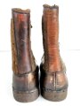 Paar Wintersteifel Wehrmacht. Sogenannte "Elephantenschuhe" wurden auf Wache über den normalen Stiefeln getragen. Datiert 1942, Sohlenlänge 34cm, ungereinigtes Paar