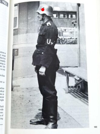 "Die Kriegsmarine - Uniforms & Traditions, Volume 3" 448 Seiten, englisch, DIN A5, gebraucht