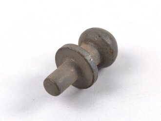 Eiserner Beschlag Wehrmacht, feldgrauer Originallack, Gesamtlänge 18mm, sie erhalten ein ( 1 ) Stück