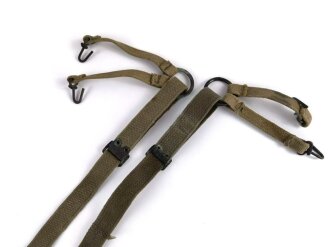 U.S. Marine Corps WWII, pair of non matching suspenders, used