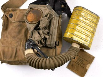 U.S. WWI,  gasmask in bag , model CEM ( Corrected english model) tube dry, mask good