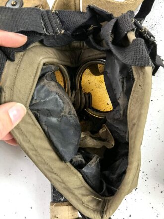 U.S. WWI,  gasmask in bag , model CEM ( Corrected english model) tube dry, mask good