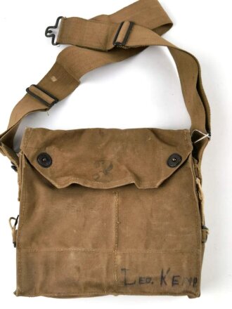 U.S. WWI,  gasmask in bag , model CEM ( Corrected english model) tube soft, mask ok, bag devider defect