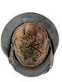 Heer, Stahlhelm Modell 1935. Gemäß Vorschrift 1940 überlackiert um das Wappenschild zu verdecken. Bei der gelegenheit wurde ein "neuer" Kinnriemen angebracht. Ungereinigtes Stück, Q62