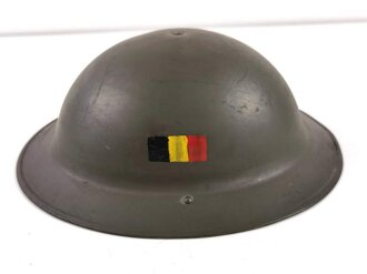 Belgien, Stahlhelm nach Britischem Muster, datiert 1952....