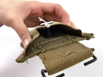 U.S. 1942 dated wire cutter pouch,  khaki