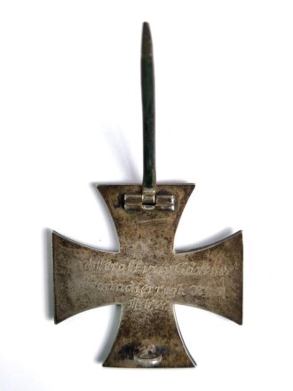1. Weltkrieg, Eisernes Kreuz 1. Klasse 1914 mit Hersteller " KO " auf der Rückseite und einer Gravur " Unteroffizier Gärtner, Grenadierregiment No. 6, M.W.K.