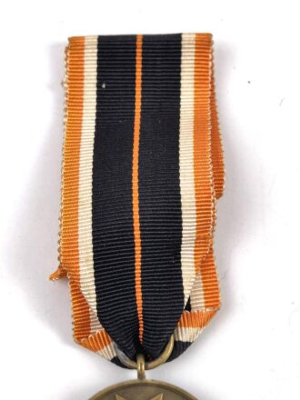 Kriegsverdienstmedaille 1939 am seltenen Orangen Band und dieses in voller Länge