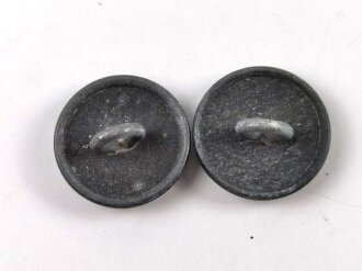 2 Stück Knöpfe für eine Feldbluse der Wehrmacht, späte, blaugraue Lackierung, Durchmesser 19mm