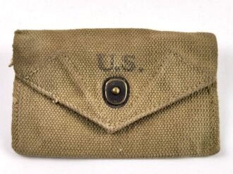 U.S. WWII Bandage pouch. Khaki, dated 1943, used