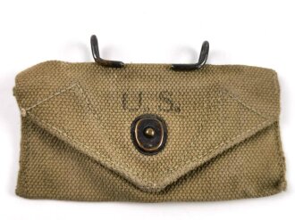 U.S. WWII Bandage pouch. Khaki, dated 1943, used