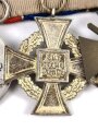 4er Ordensspange, Eisernes Kreuz 2. Klasse 1914 mit Hersteller, dieser nicht lesbar, Ehrenkreuz für Frontkämpfer ( G3 ), Treudienstehrenzeichen 25 Jahre Silber und Volkspflegemedaille in Buntmetall, sehr guter Gesamtzustand