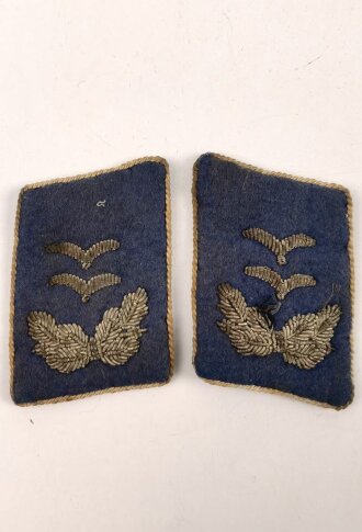 Luftwaffe, Paar Kragenspiegel eines Angehörigen des Sanitätspersonal in Rang eines Oberleutnant