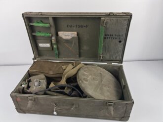 U.S. Army WWII Signal Corps Mine Detector Set SCR-625-C, dated 1944. Manual and Amplifier went wet at some point, otherwise in good condition. Original paint, not tested