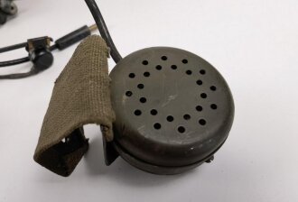 U.S. Army WWII Signal Corps Mine Detector Set SCR-625-C, dated 1944. Manual and Amplifier went wet at some point, otherwise in good condition. Original paint, not tested