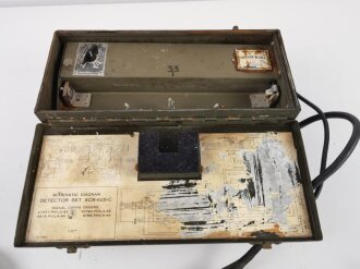 U.S. Army WWII Signal Corps Mine Detector Set SCR-625-C, dated 1944. Manual and Amplifier went wet at some point, otherwise in good condition. Original paint, not tested