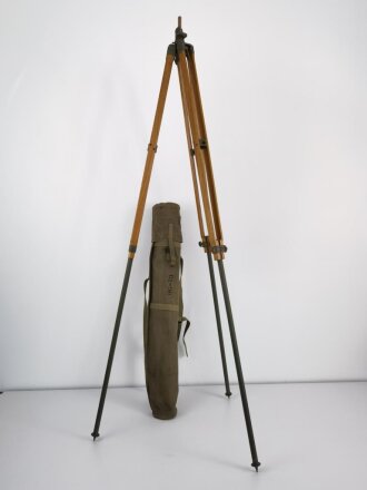 U.S. WWII Signal Corps, Tripod for Signal lamp EE-84....