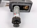 Frequenzprüfgerät b für Sender und Empfänger der Typen 10W.S.a,b,c/ 20W.S.b,c,d & Ukw.E.b1,c1,d1. Sehr guter Zustand, lediglich ein Deckel fehlt. Transportkasten in gutem Zustand, Originallack