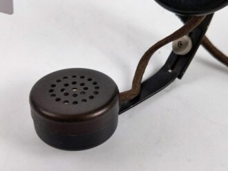 Abfragegarnitur auf Basis eines Kopffernhörers der Wehrmacht. Mir so unbekannt, Funktion nicht geprüft