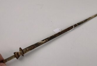 Bandantenne für Feldfunkgeräte der Wehrmacht, 72,5cm,  datiert 1943, originale Tarnlackierung Winter