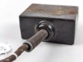 Anschlusskabel zum Brustmikrofon 33 der Wehrmacht. Datiert 1943, Funktion nicht geprüft, ungereinigt