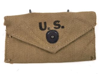 U.S. WWII Bandage pouch. Khaki, dated 1942 by Cadillac...