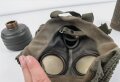 Gasmaske Wehrmacht mit Filter in Dose Modell 1938. Eindeutig zusammengehöriges Set eines Angehörigen einer Flakscheinwerfer Einheit