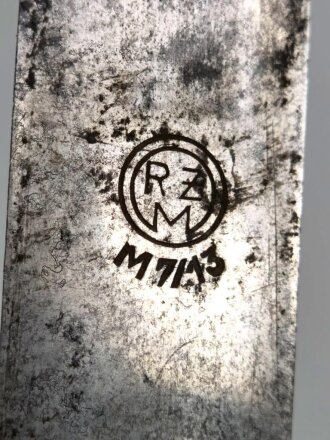 Fahrtenmesser für Angehörige der Hitlerjugend. Hersteller RZM M7/13 Schüttelhöfer Solingen. Emblem wackelt, Scheide Originallack. getragenes, ungereinigtes Stück