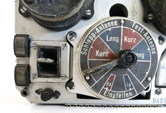 Luftwaffe FBG.3 Ln 26564, Fernbediengerät zur Umschaltung der Antennen auf LW- / KW-Betrieb für Fu G10. Originallack, Funktion nicht geprüft, ungereinigtes Stück